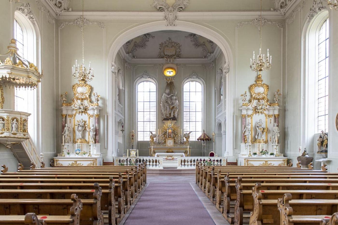 Barocke Pracht und lebendiges Markttreiben