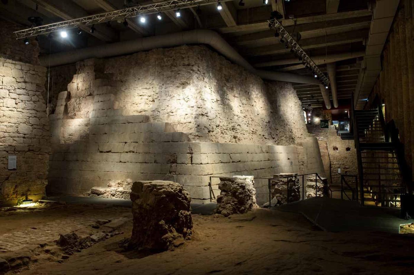 Geheimnisvolle Pfade unter der Stadt