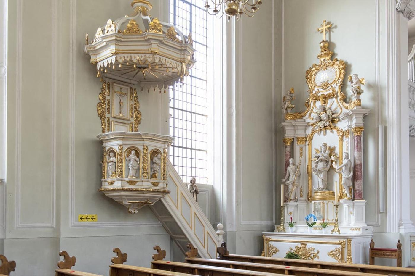 Barocke Pracht und lebendiges Markttreiben