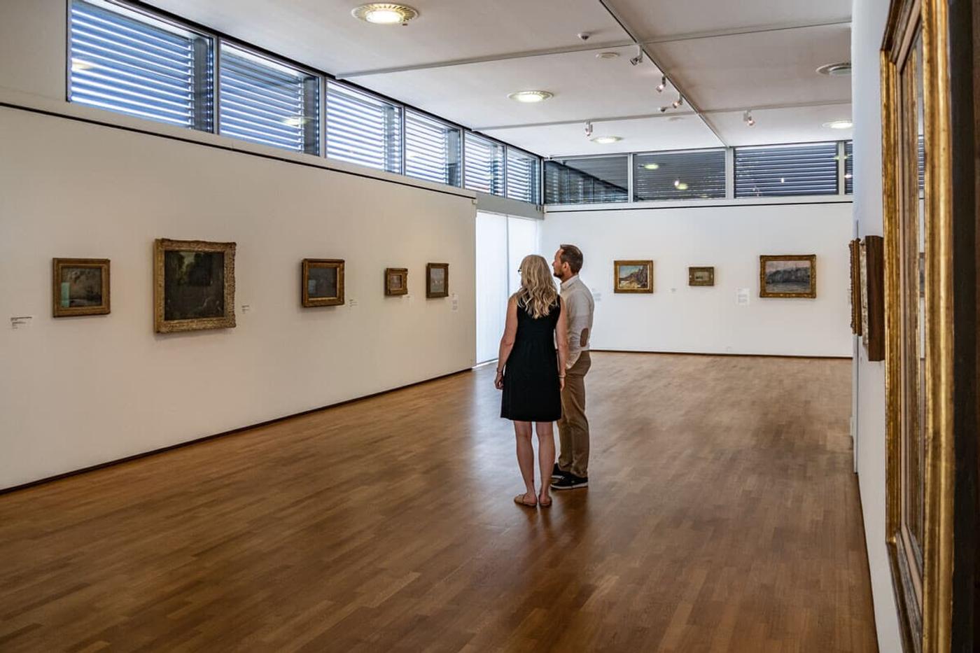 Entdecke die Vielschichtigkeit moderner Kunst