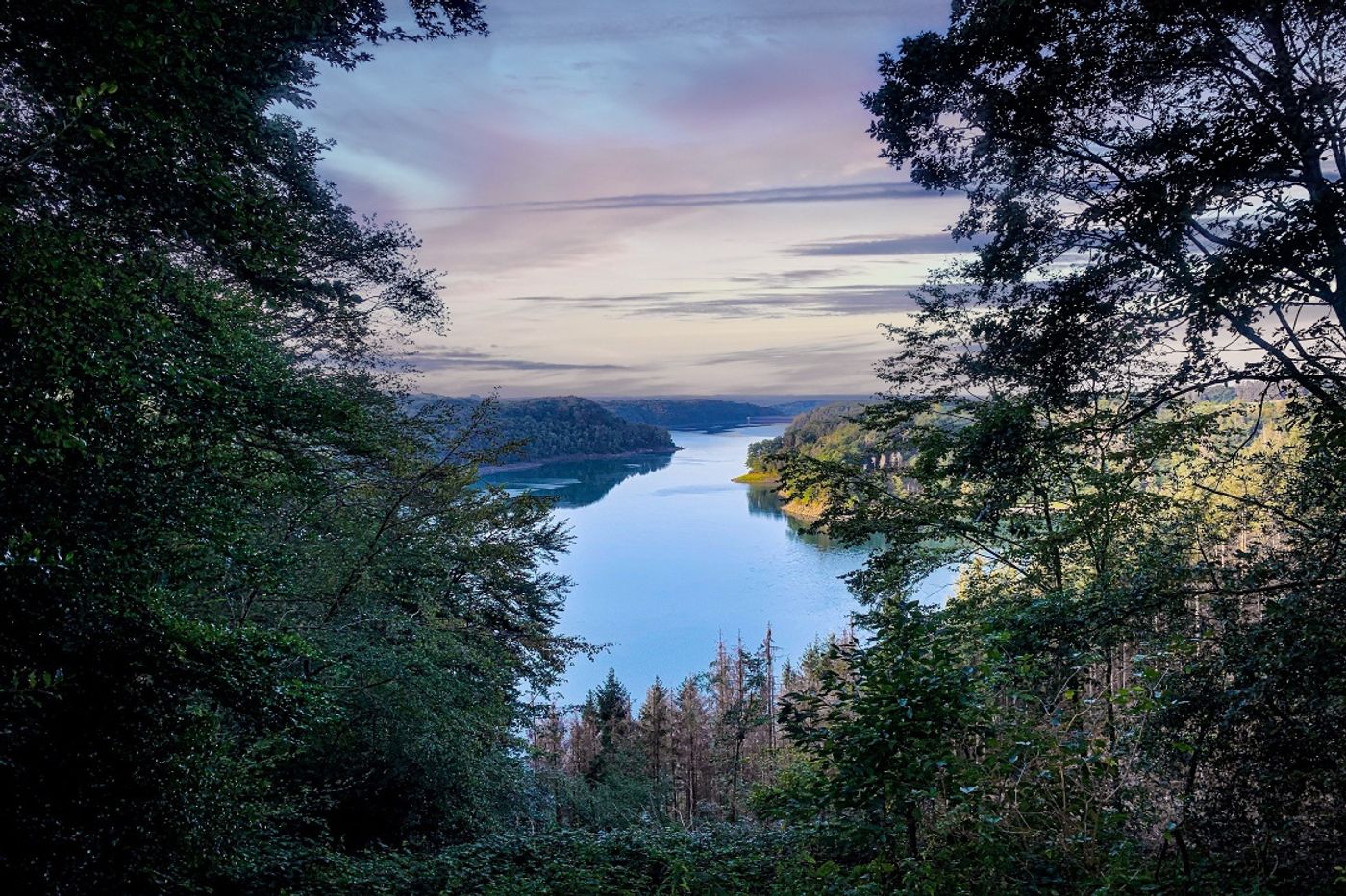 Naturnahes Abenteuer entlang am Wasser