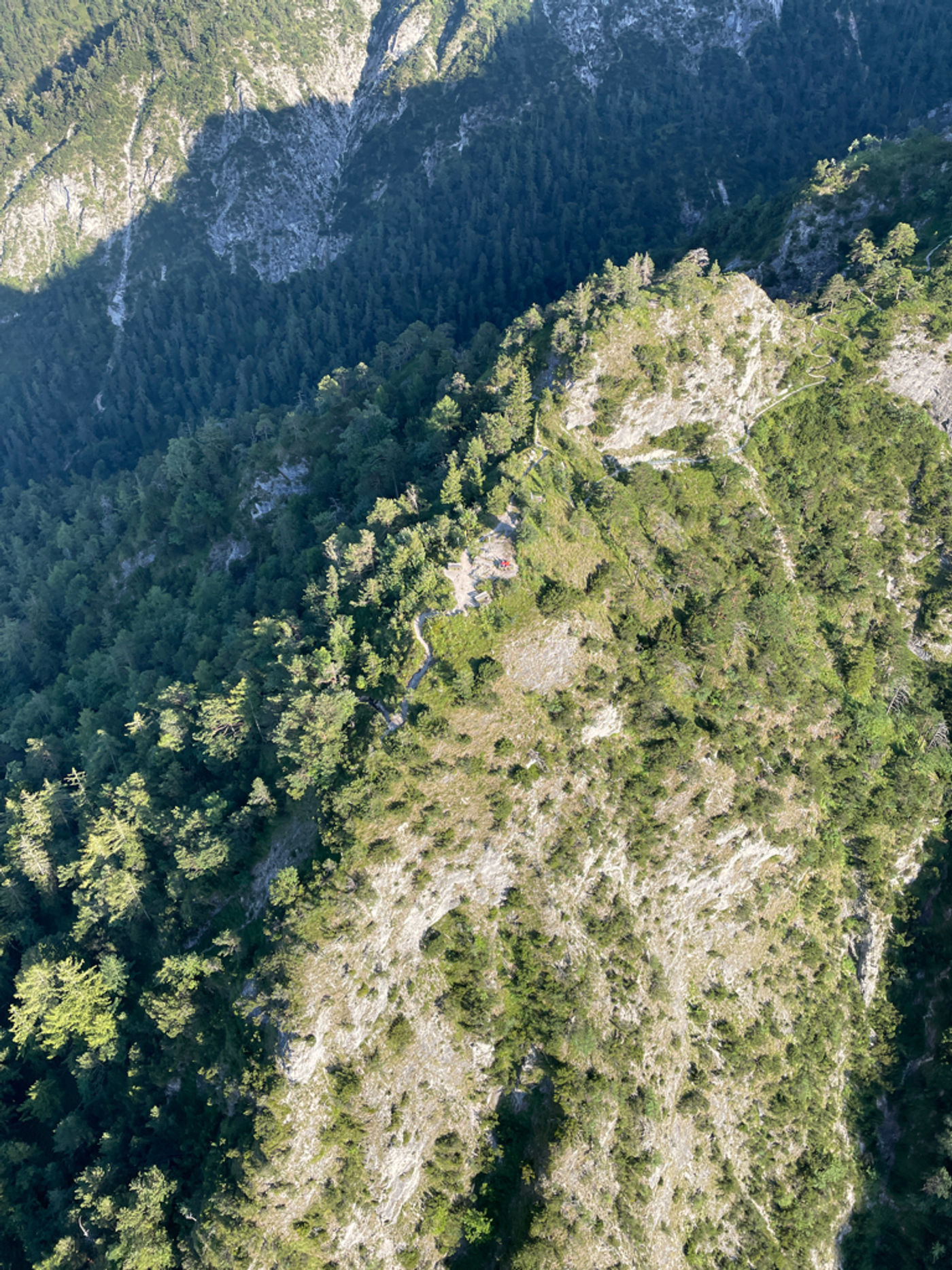 Gleitschirmfliegen über dem Dötzenkopf