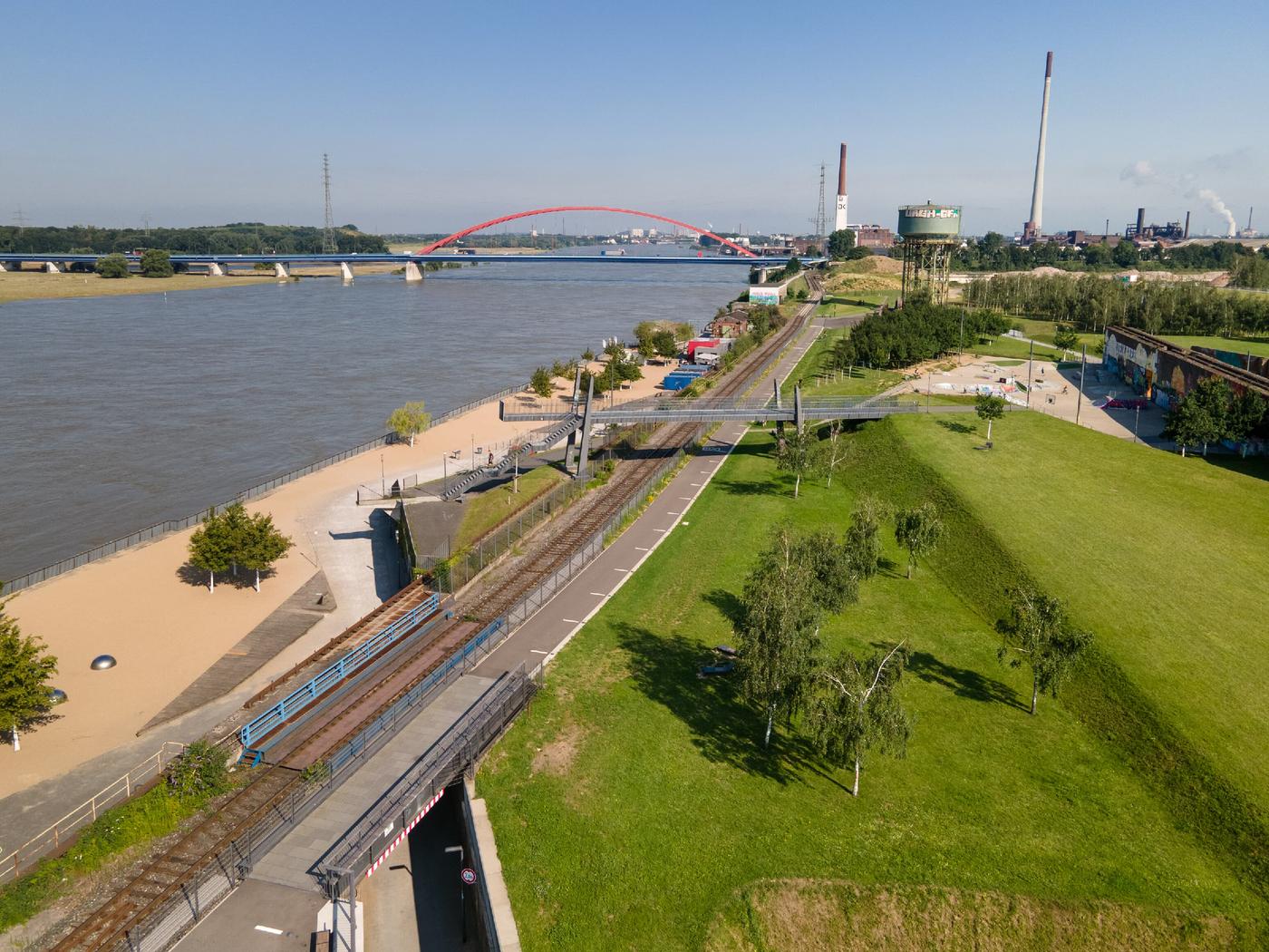 Abenteuerliche Oase am Rheinufer