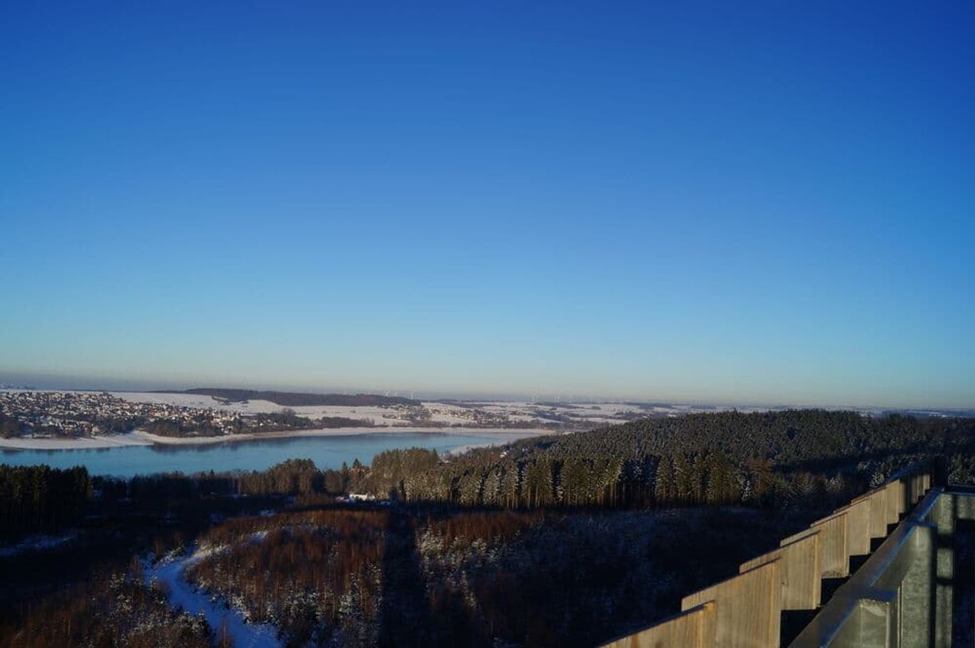 Aussichtsturm am Seeufer - Panoramablick garantiert