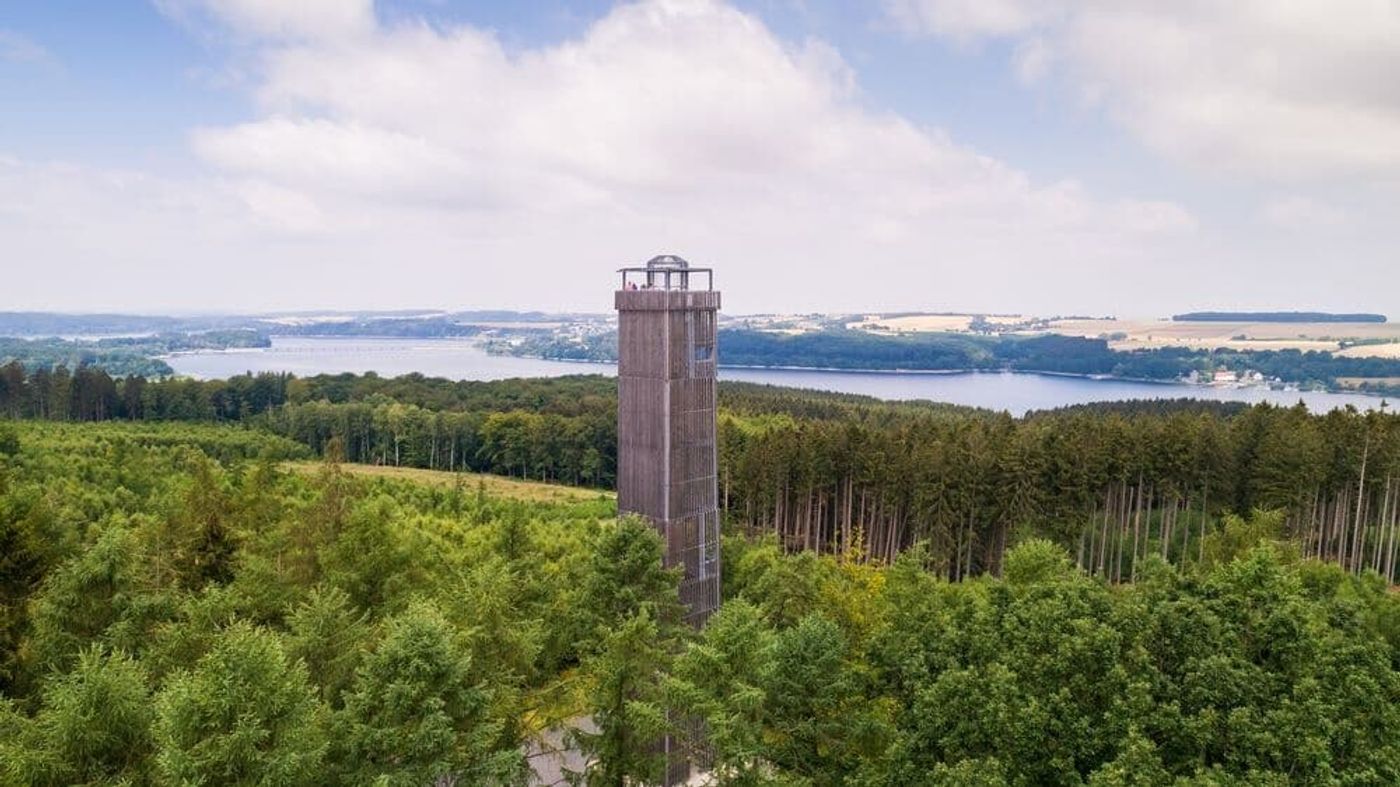 Aussichtsturm am Seeufer - Panoramablick garantiert
