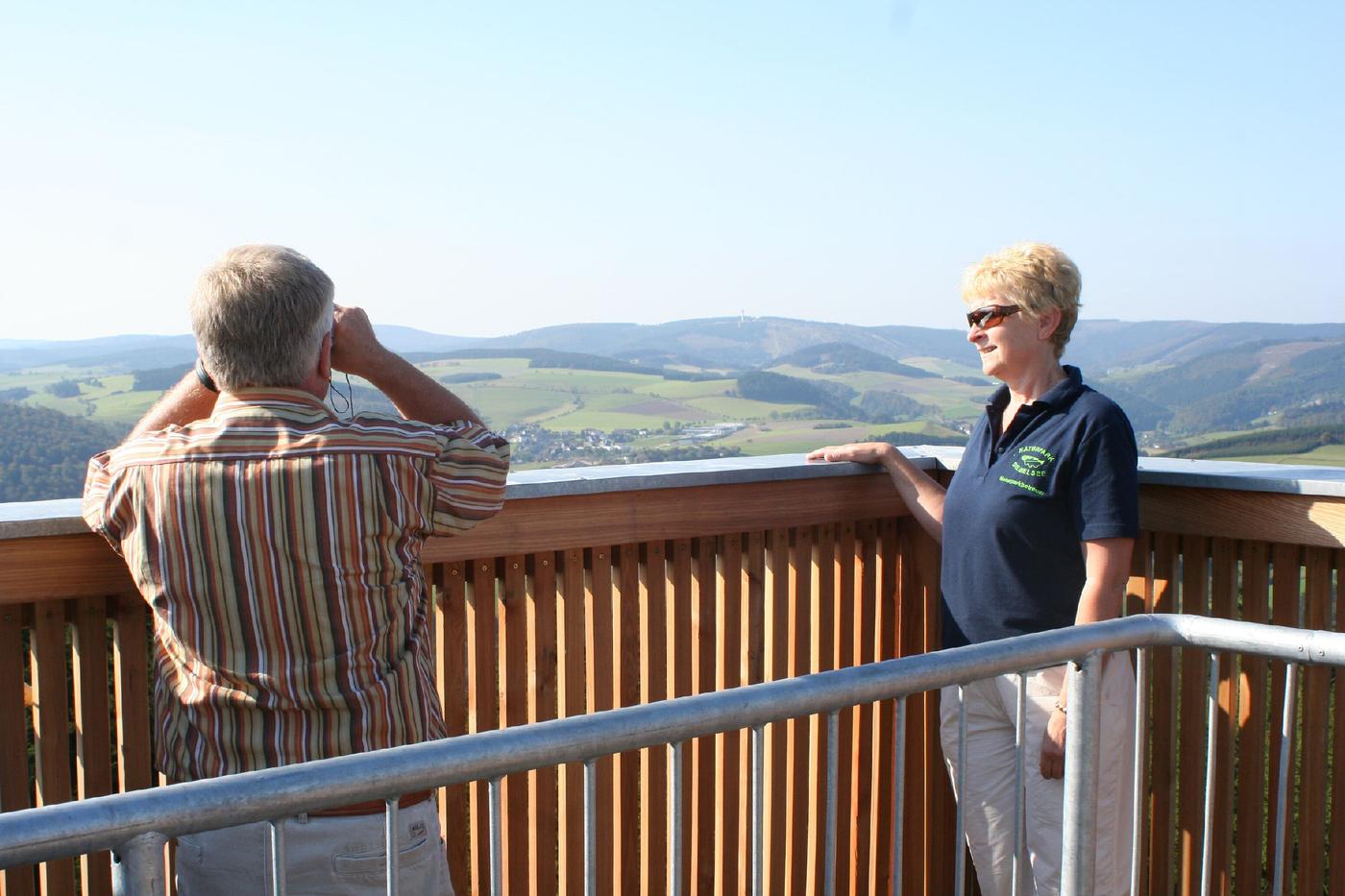 Türmendes Panorama: Aussicht über die Naturidylle