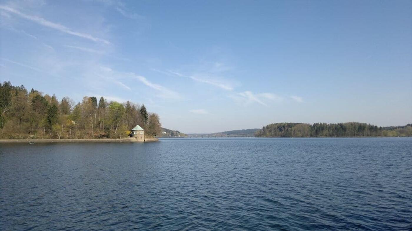 Idyllisches Seelandschaftserlebnis am Wasserparadies