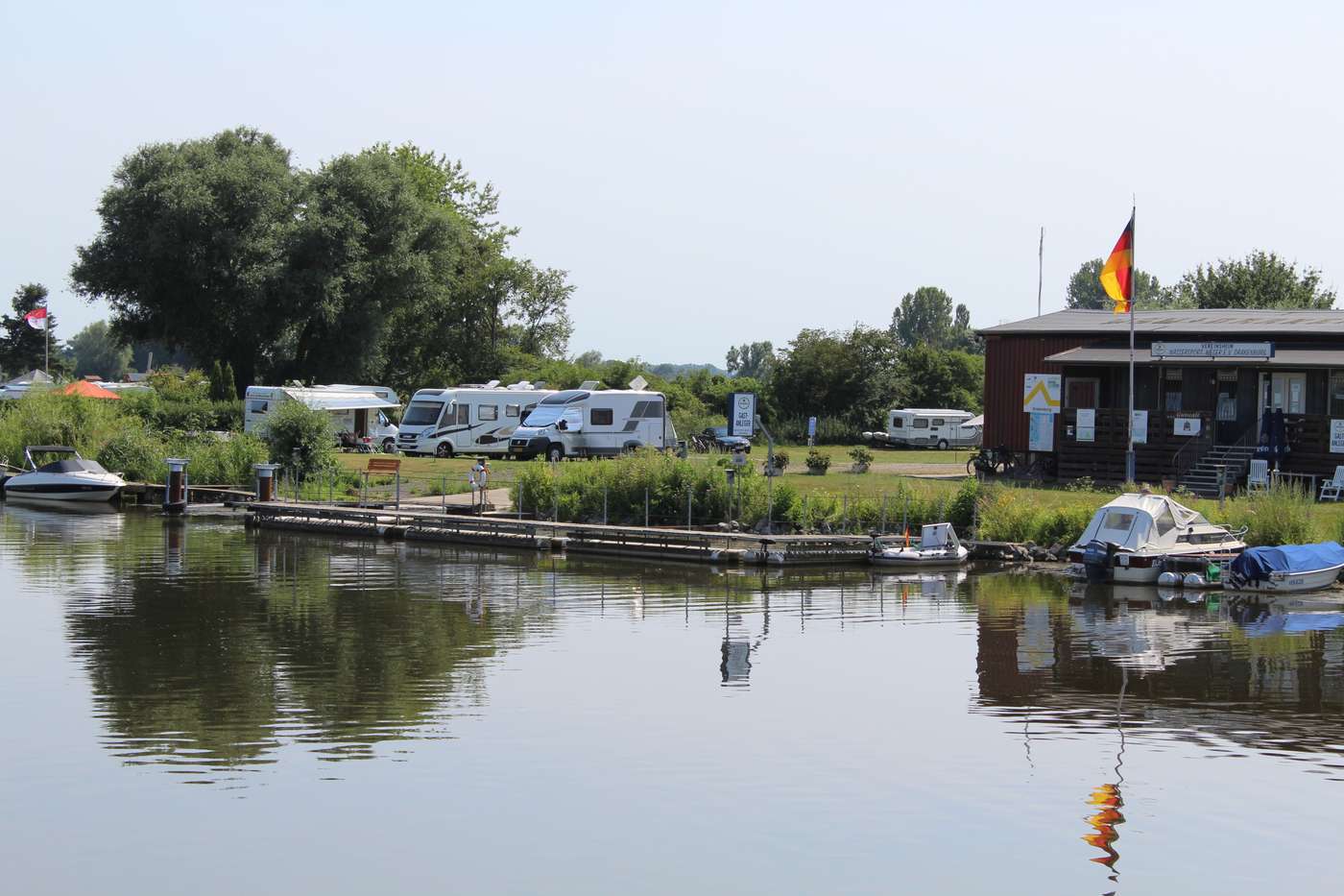 Campen direkt an der Weser