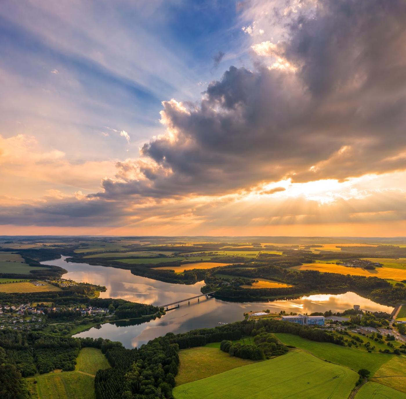 Abenteuer und Entspannung am malerischen See