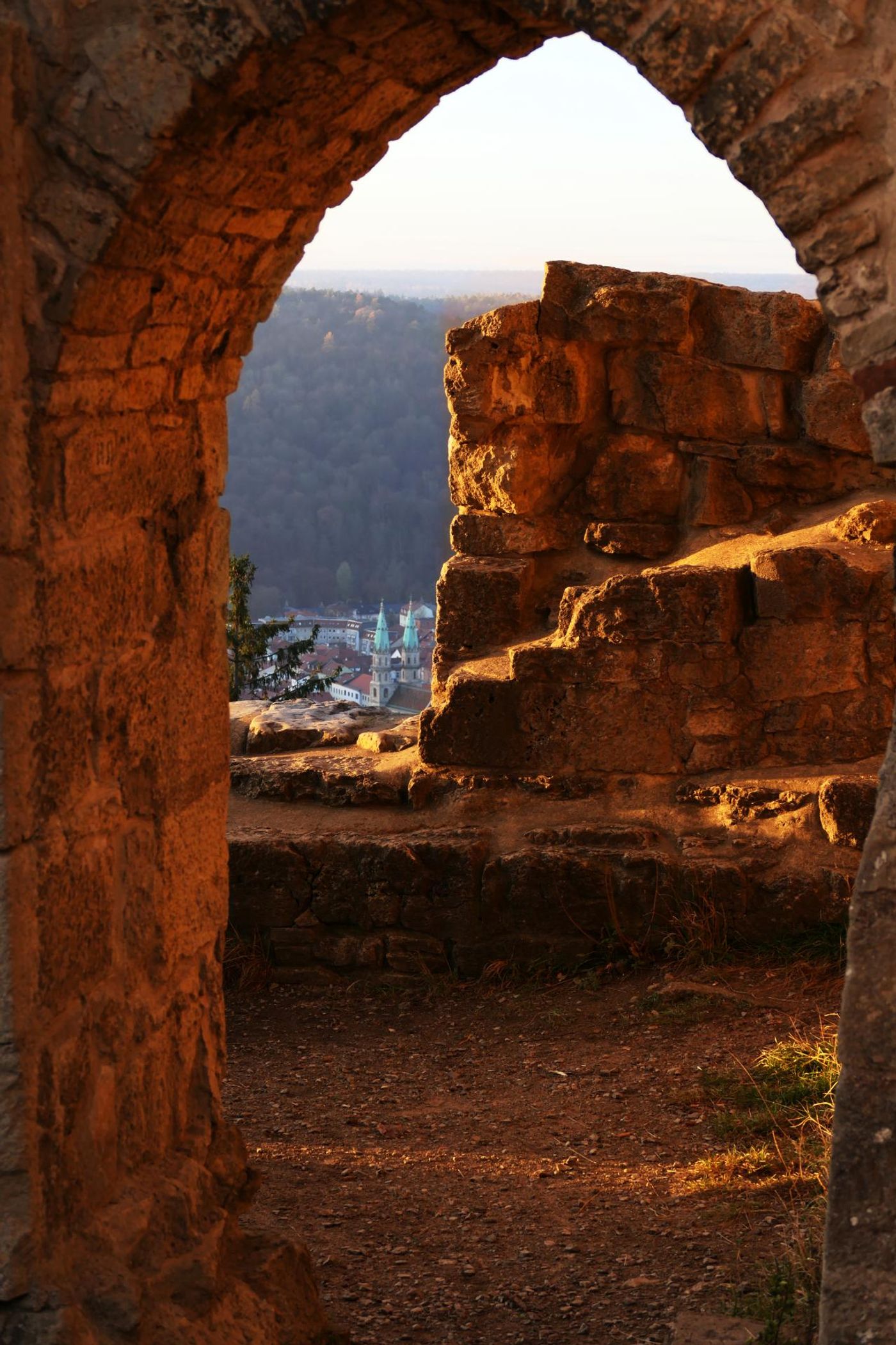 Historische Ruinen und atemberaubende Ausblicke genießen
