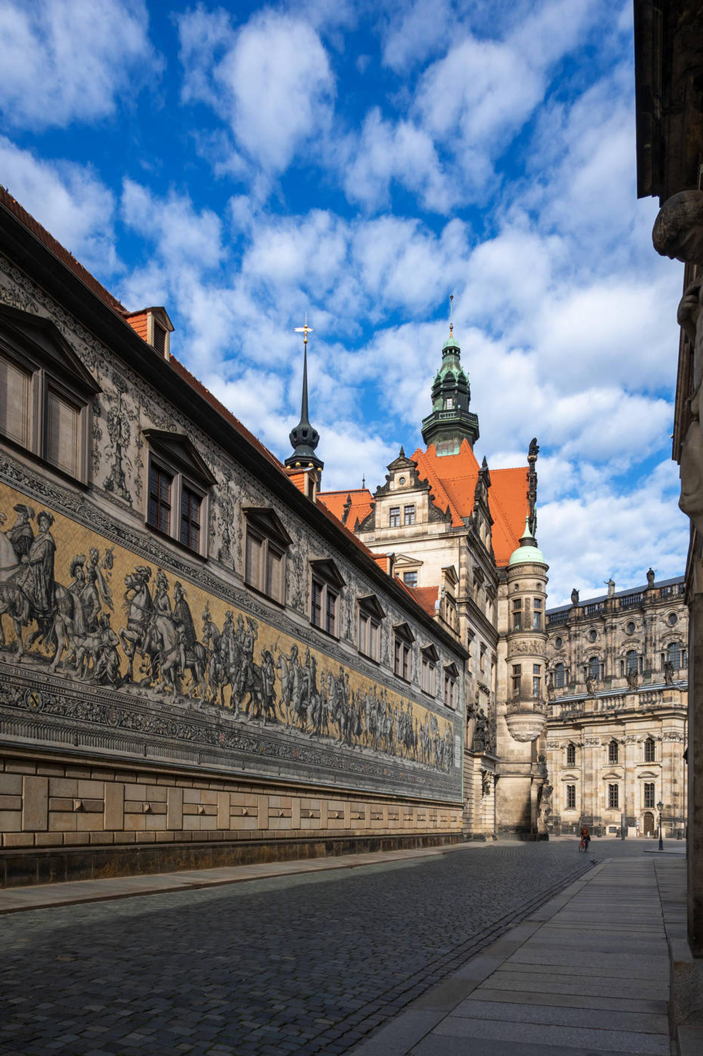 Porzellanpracht entlang der Augustusstraße