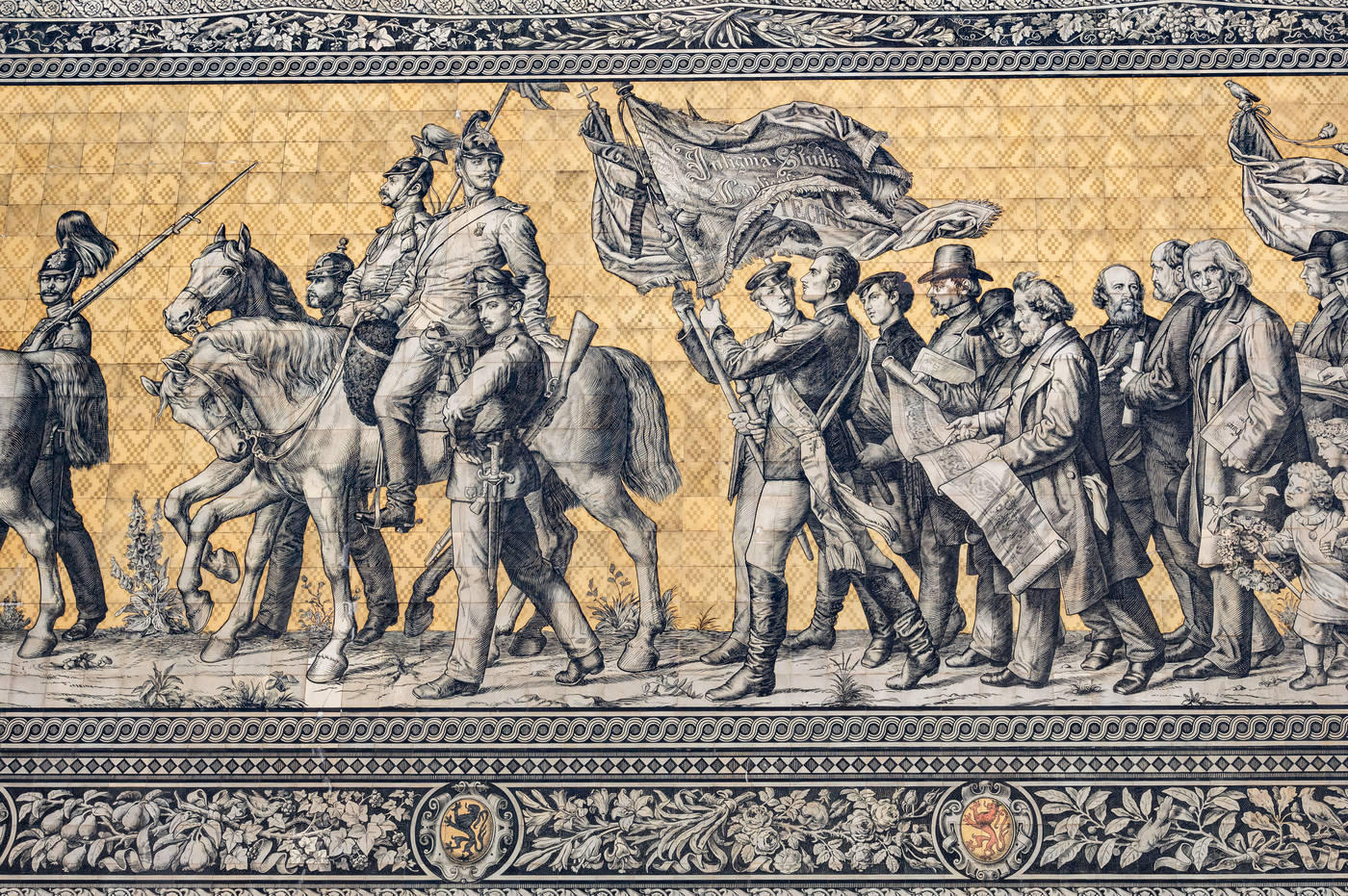 Porzellanpracht entlang der Augustusstraße