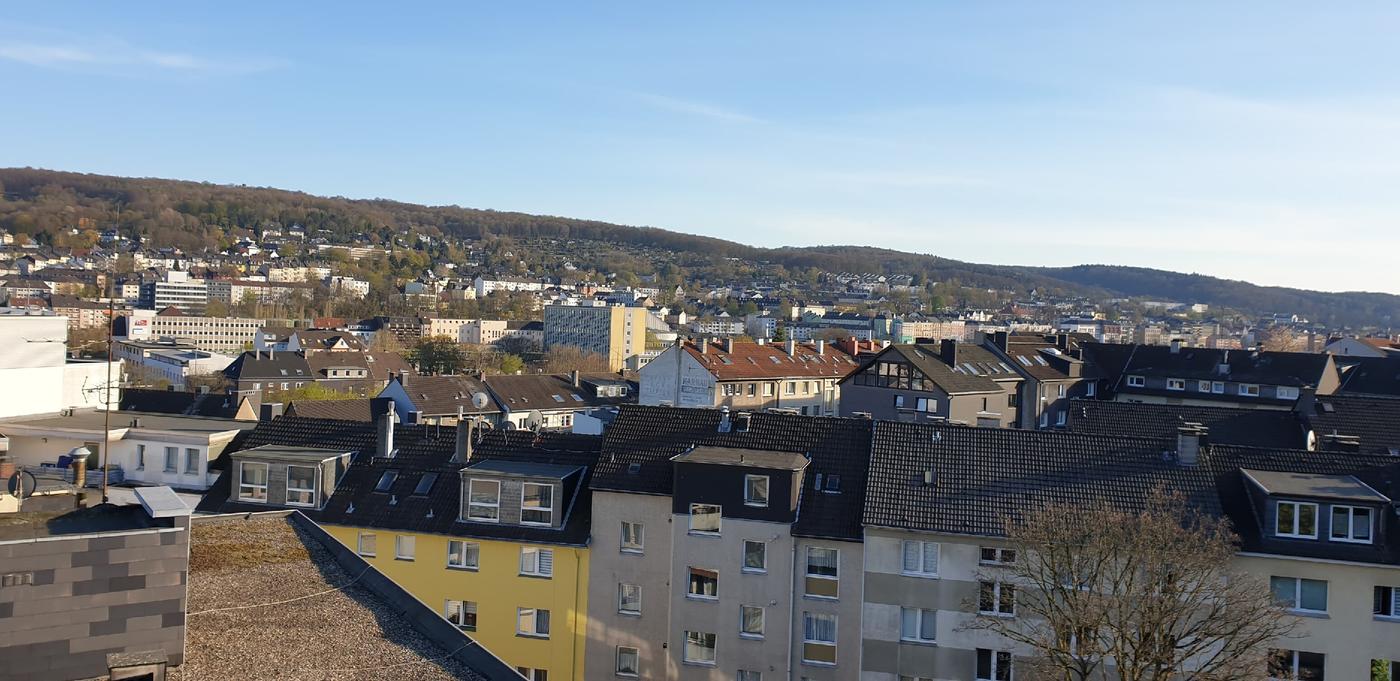 Naturschauspiel zum Sonnen- und Sonnenuntergang