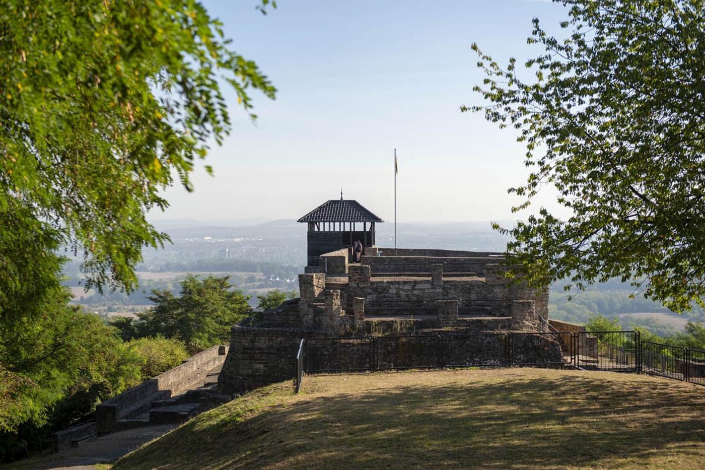 Geheimnisse und Aussichten der Teufelsburg