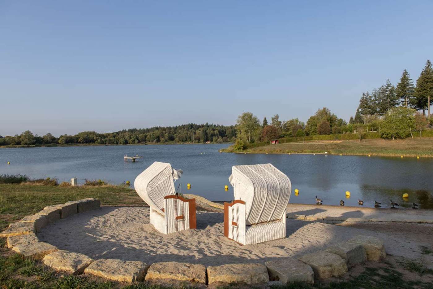  Sommerlicher Badespaß und Entspannung am See