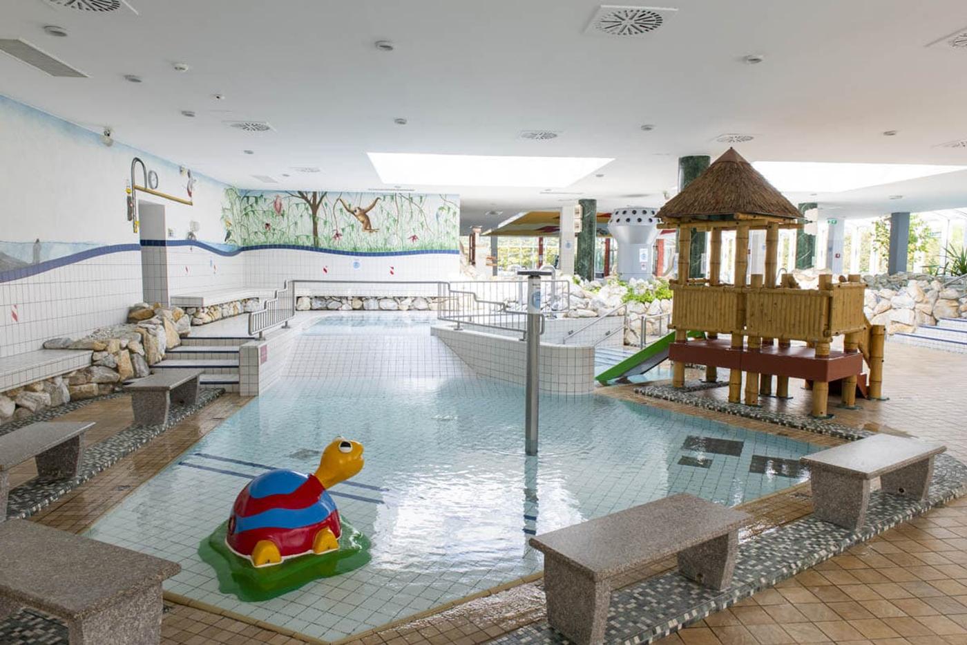 Badespaß am Fuße des Schaumbergs