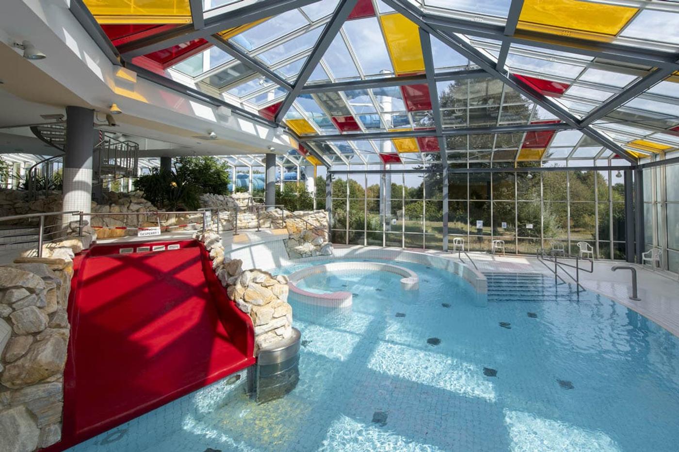 Badespaß am Fuße des Schaumbergs