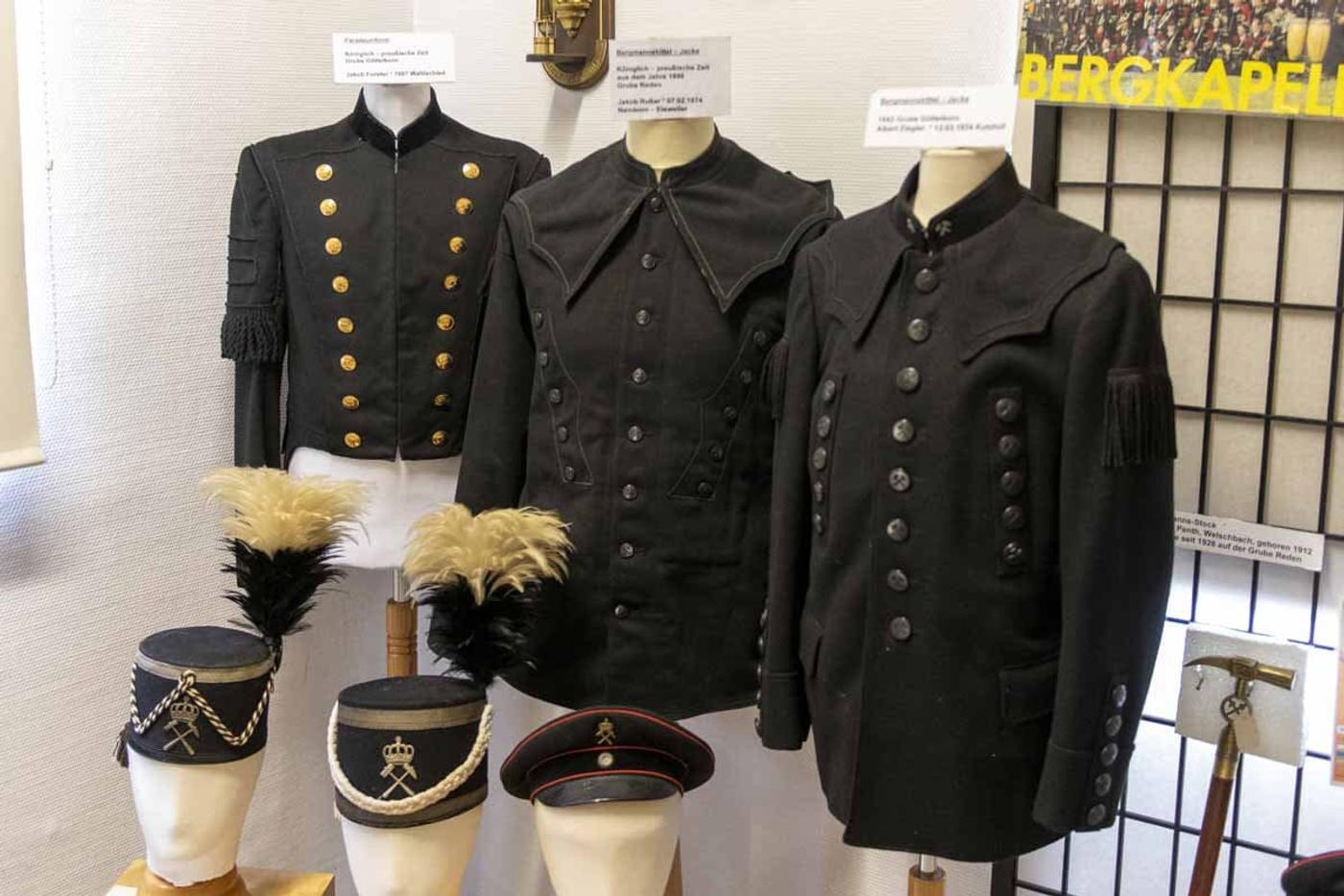 Reise durch die saarländische Mode- und Trachtengeschichte