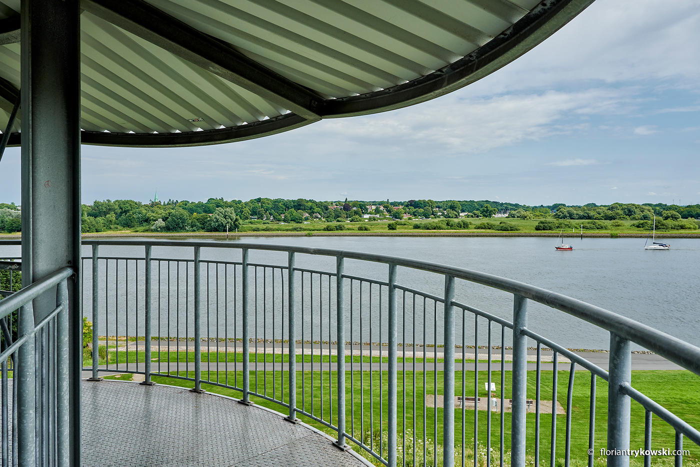 Tolles Panorama über Flusslandschaft
