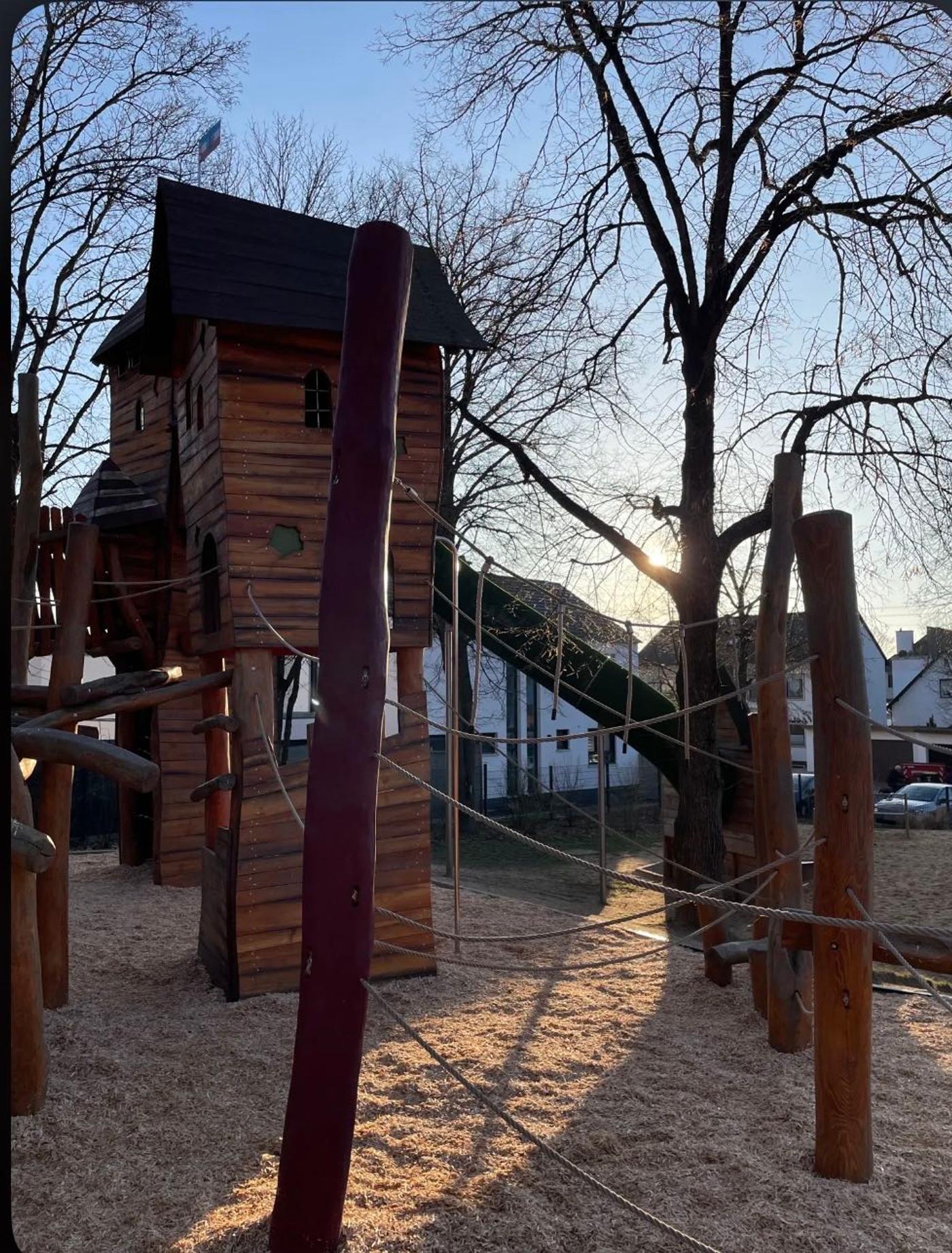 Abenteuerspielplatz in FDB