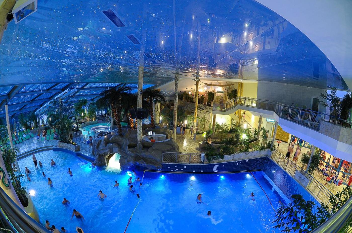 Bade-Oase für Spaß und Entspannung