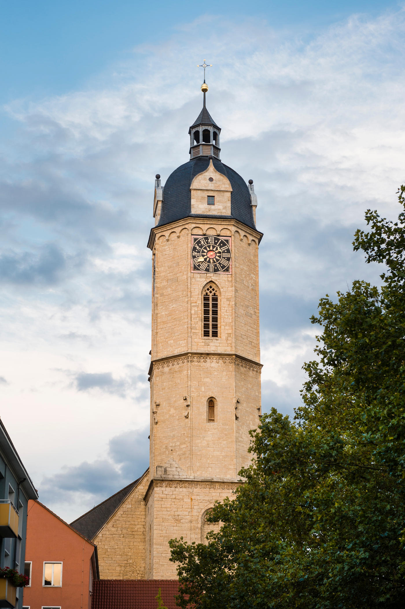 Geschichtsträchtige Architektur und Ausblicke