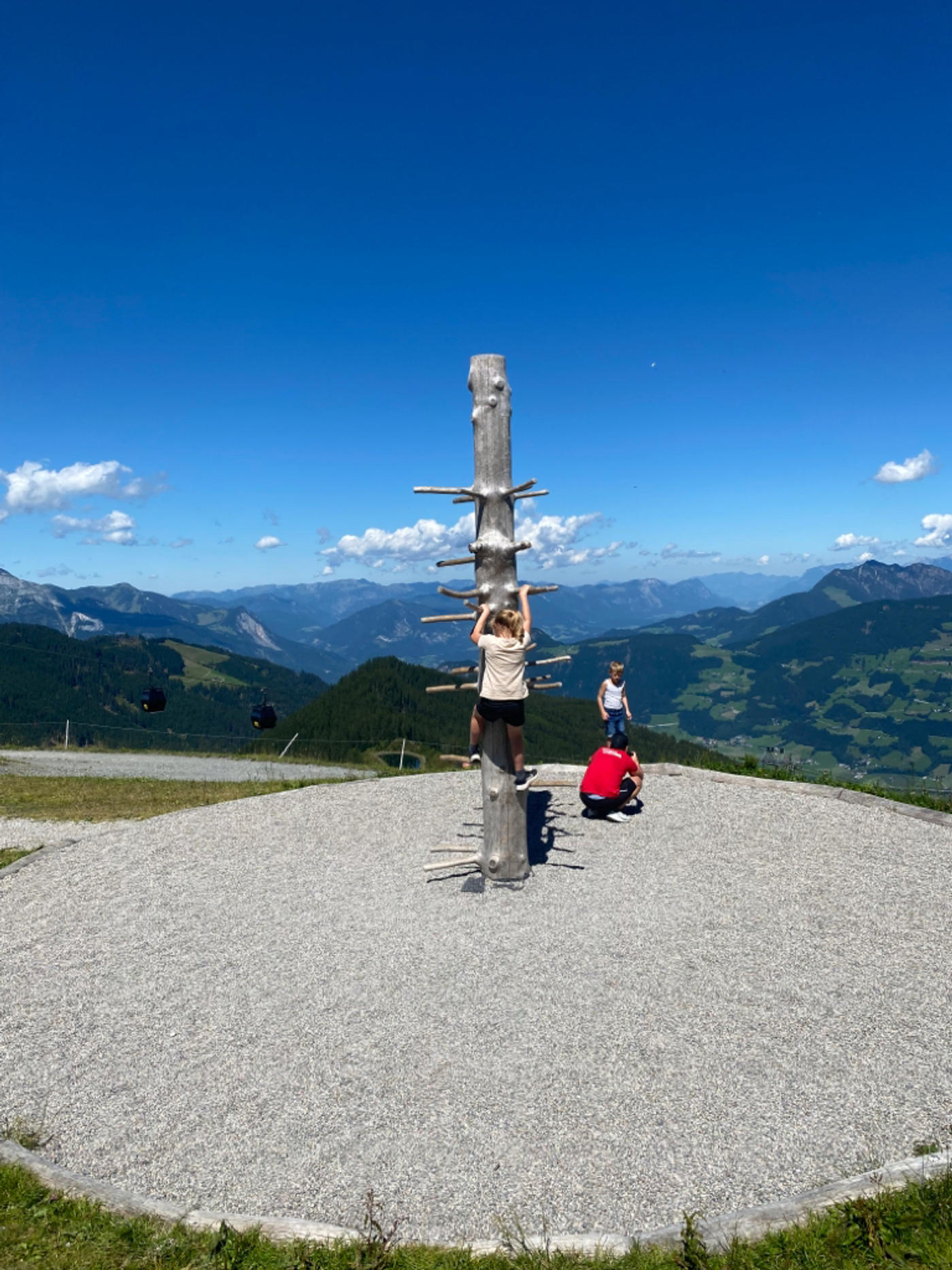 Riesiger Spielplatz Spieljoch auf dem Berg