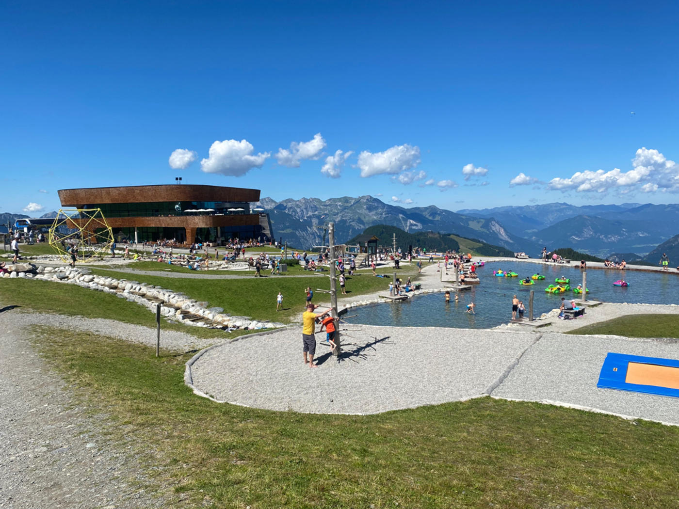 Riesiger Spielplatz Spieljoch auf dem Berg
