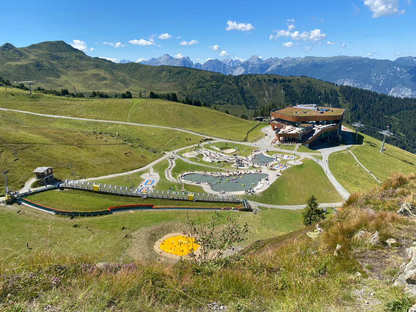Riesiger Spielplatz Spieljoch auf dem Berg