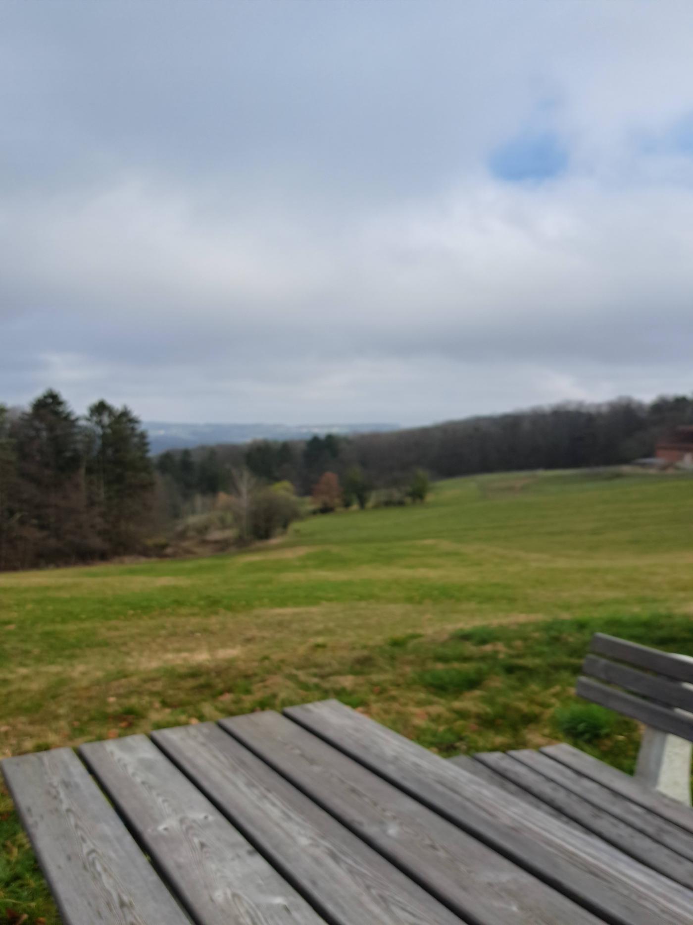 Kleiner Rastplatz und Teil des Kapellenradweges rund um Eggersdorf