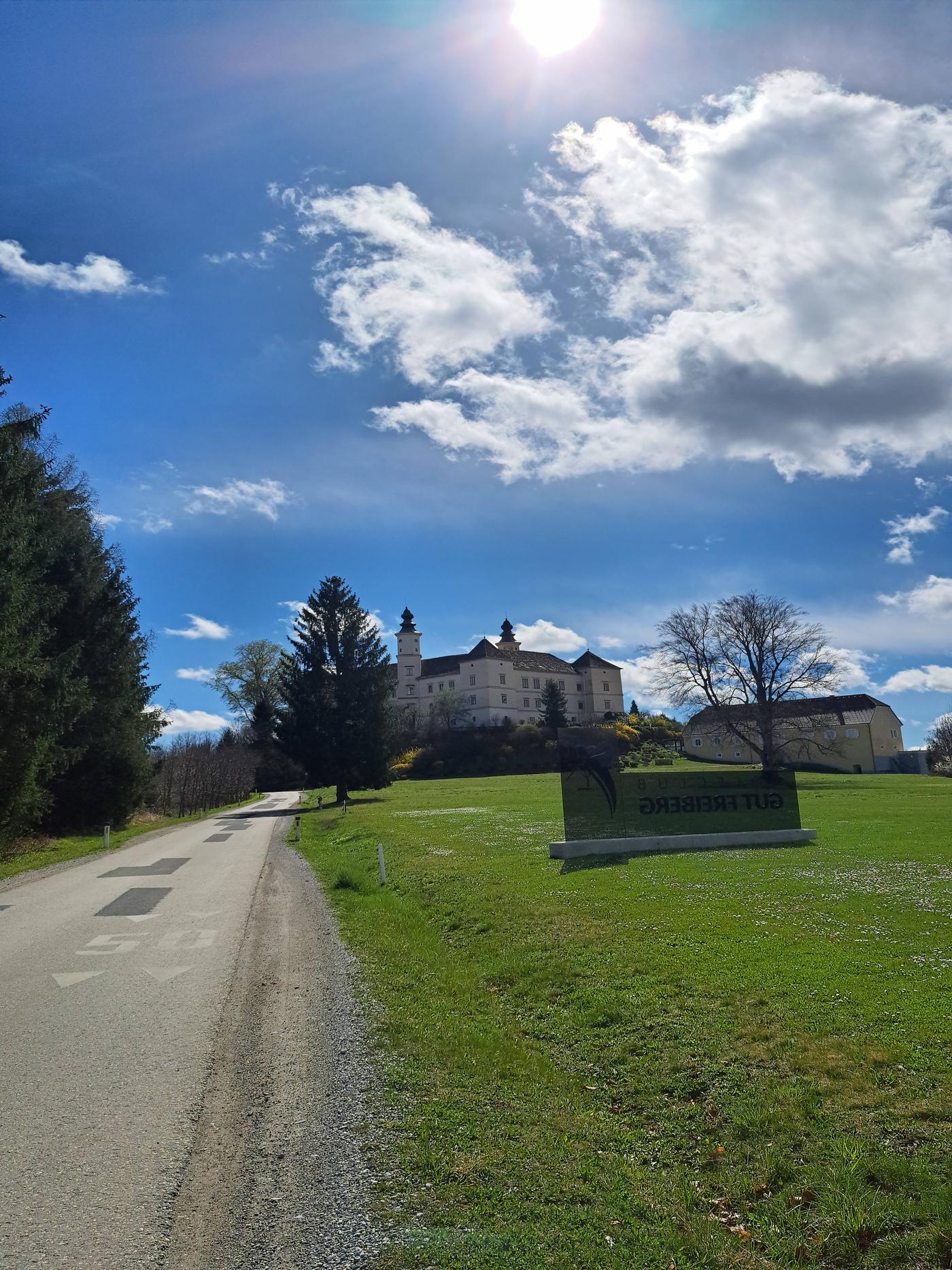 Schloss Freiberg, tolles Gebiet nicht nur zum Golfen, auch zum Wandern