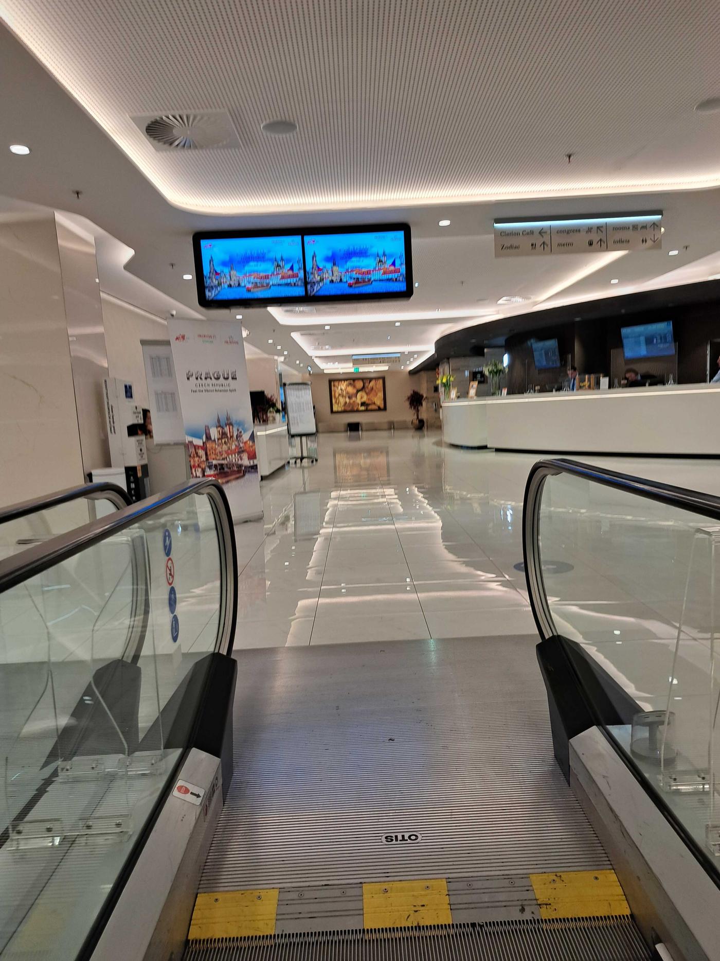 Schönes Hotel, zwar etwas außerhalb vom Zentrum, aber super U-Bahnanbindung