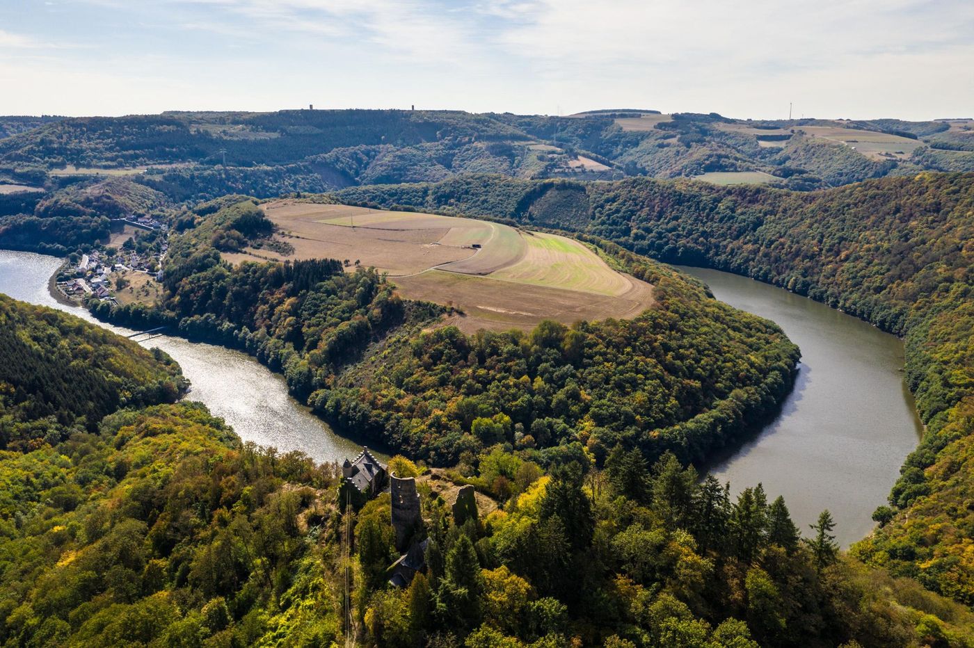 Natur und Geschichte im Flusstal