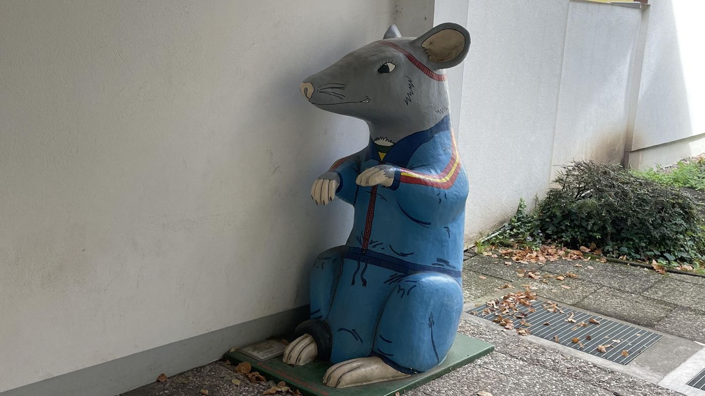 Rattenskulptur "Turn Ratte"