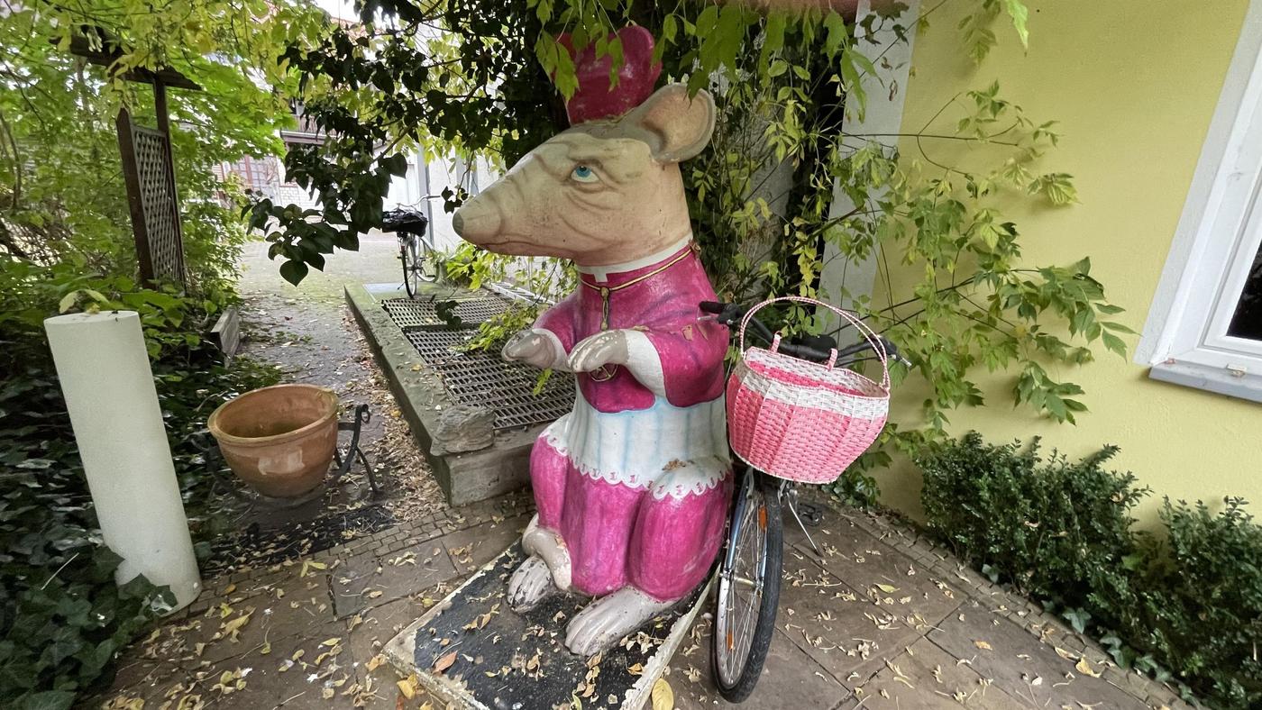 Ein heiliger Nager mit päpstlichem Flair