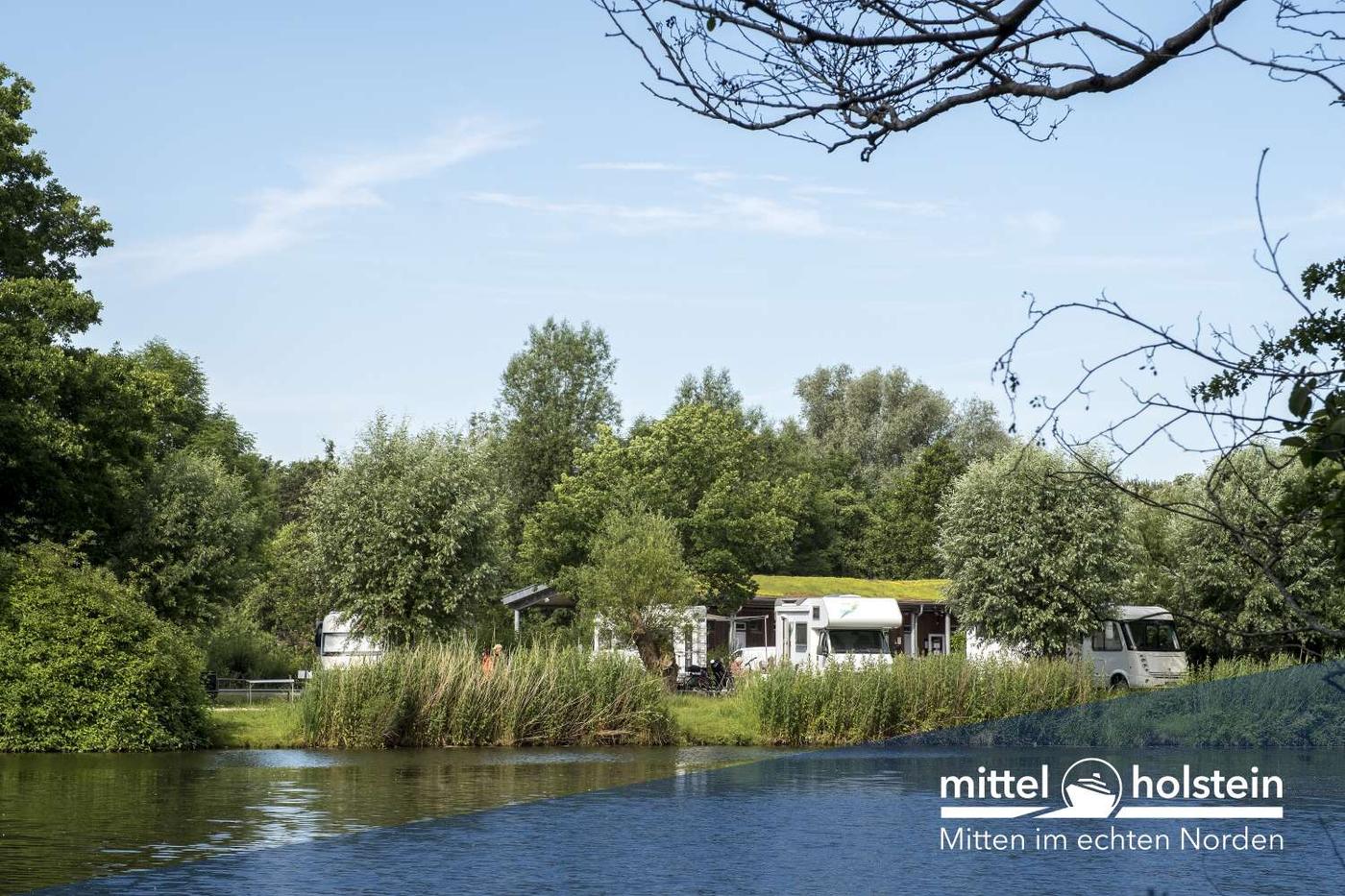 Maritimes Flair und Ruhe am Nord-Ostsee-Kanal