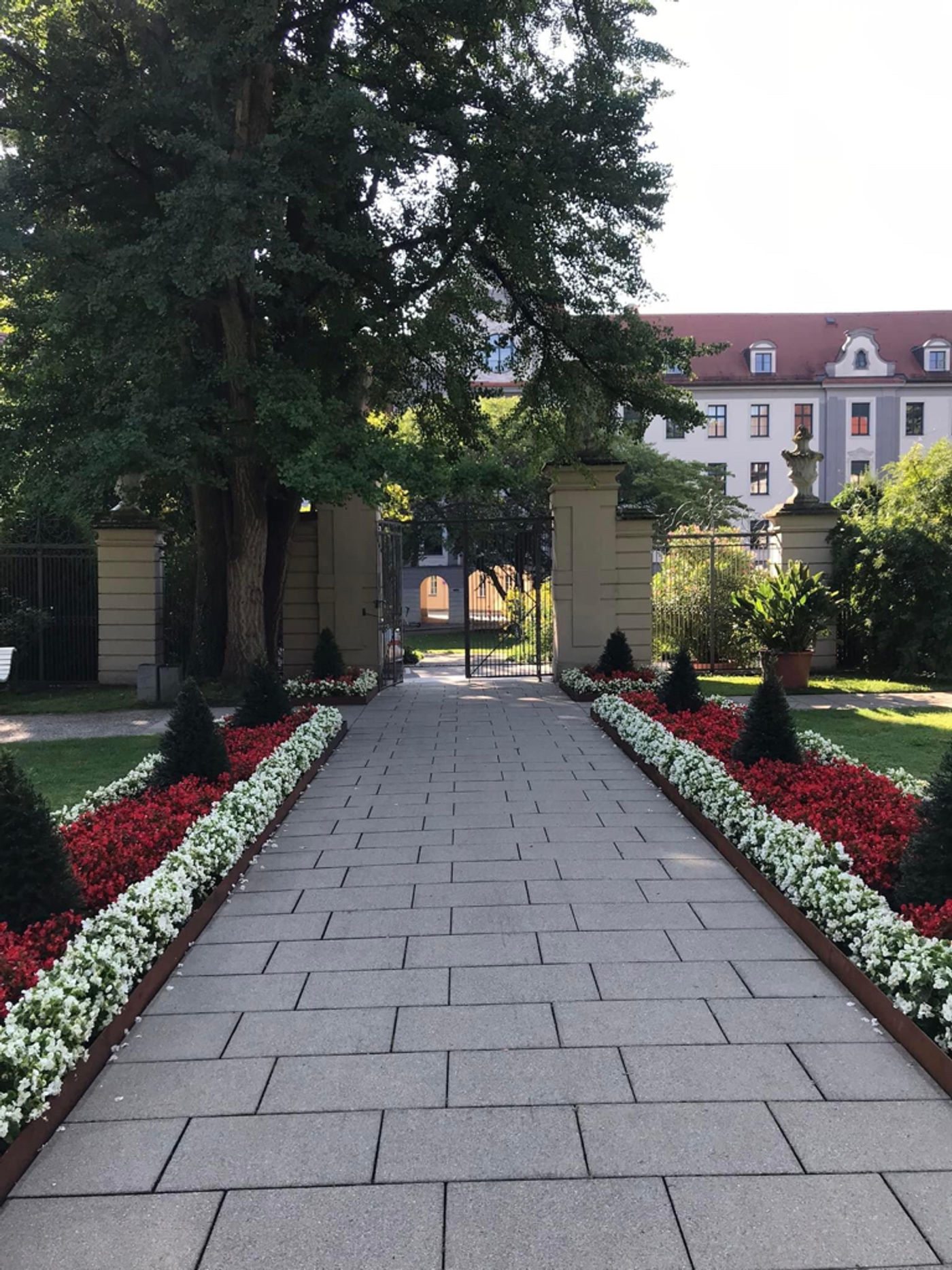 Spaziergang im Hofgarten und Fronhof