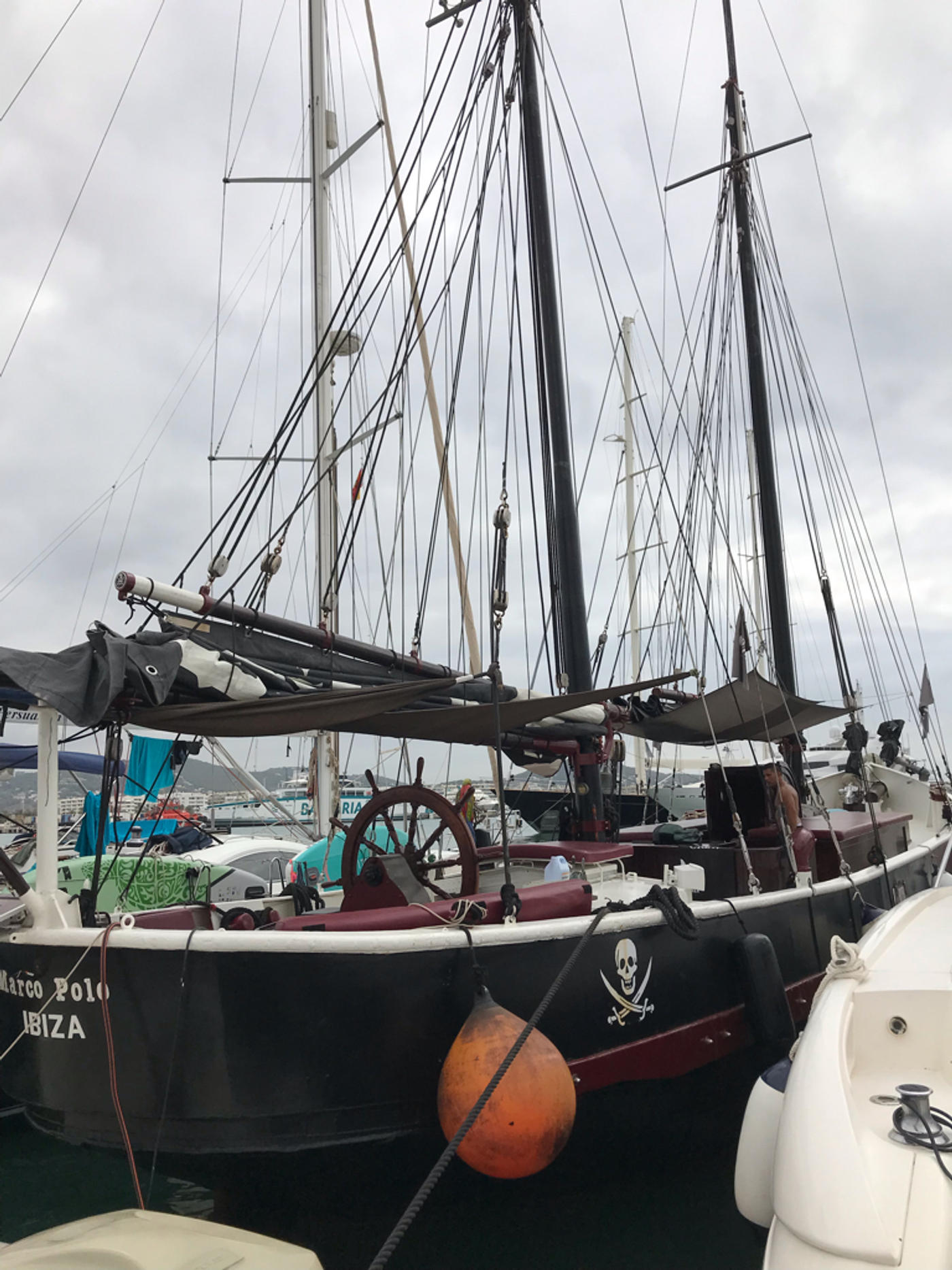 Ibiza Stadt und Piratenbootfahrt nach Formentera