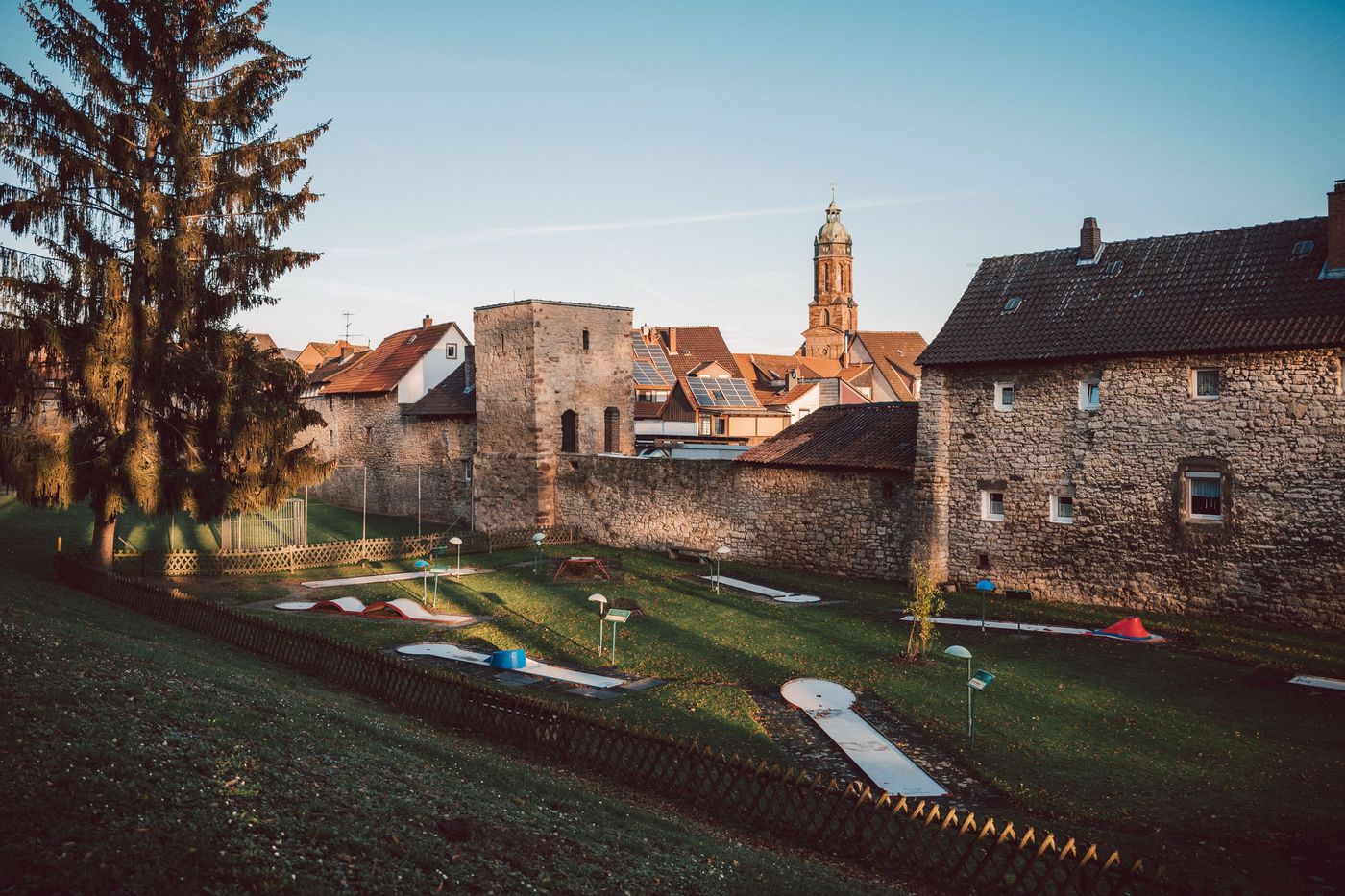 Minigolfspaß im Grünen