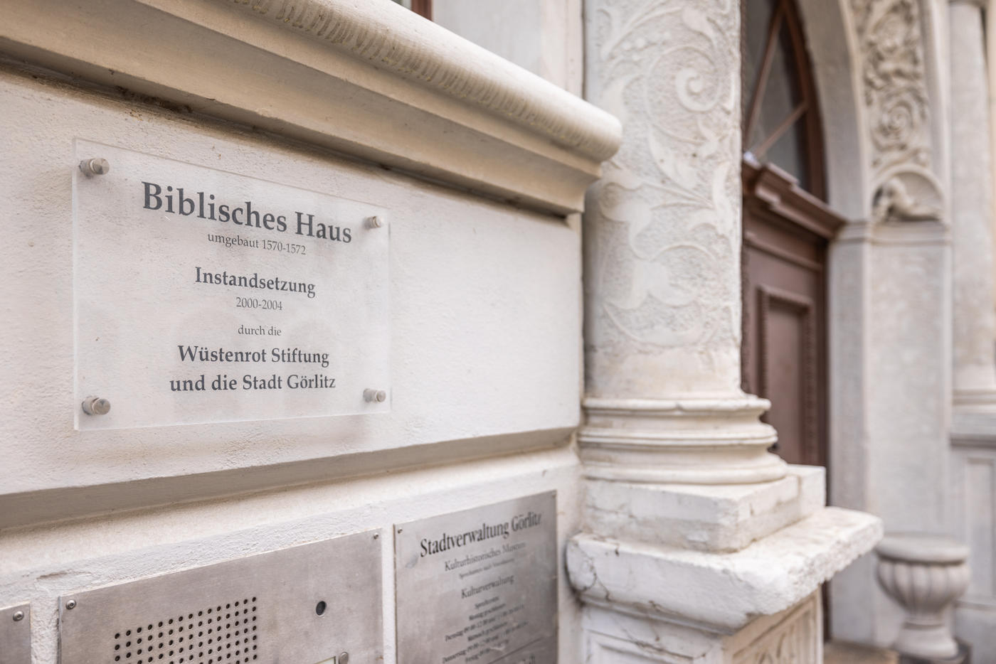 Bezaubernde Renaissance-Reliefs