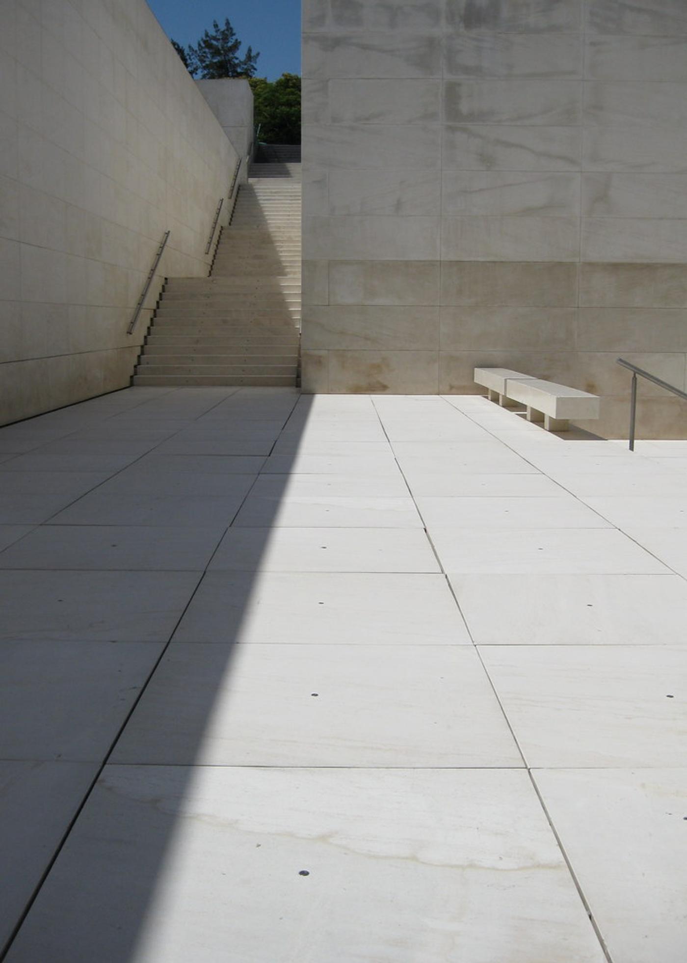 Kunst und Kultur in modernistischem Ambiente